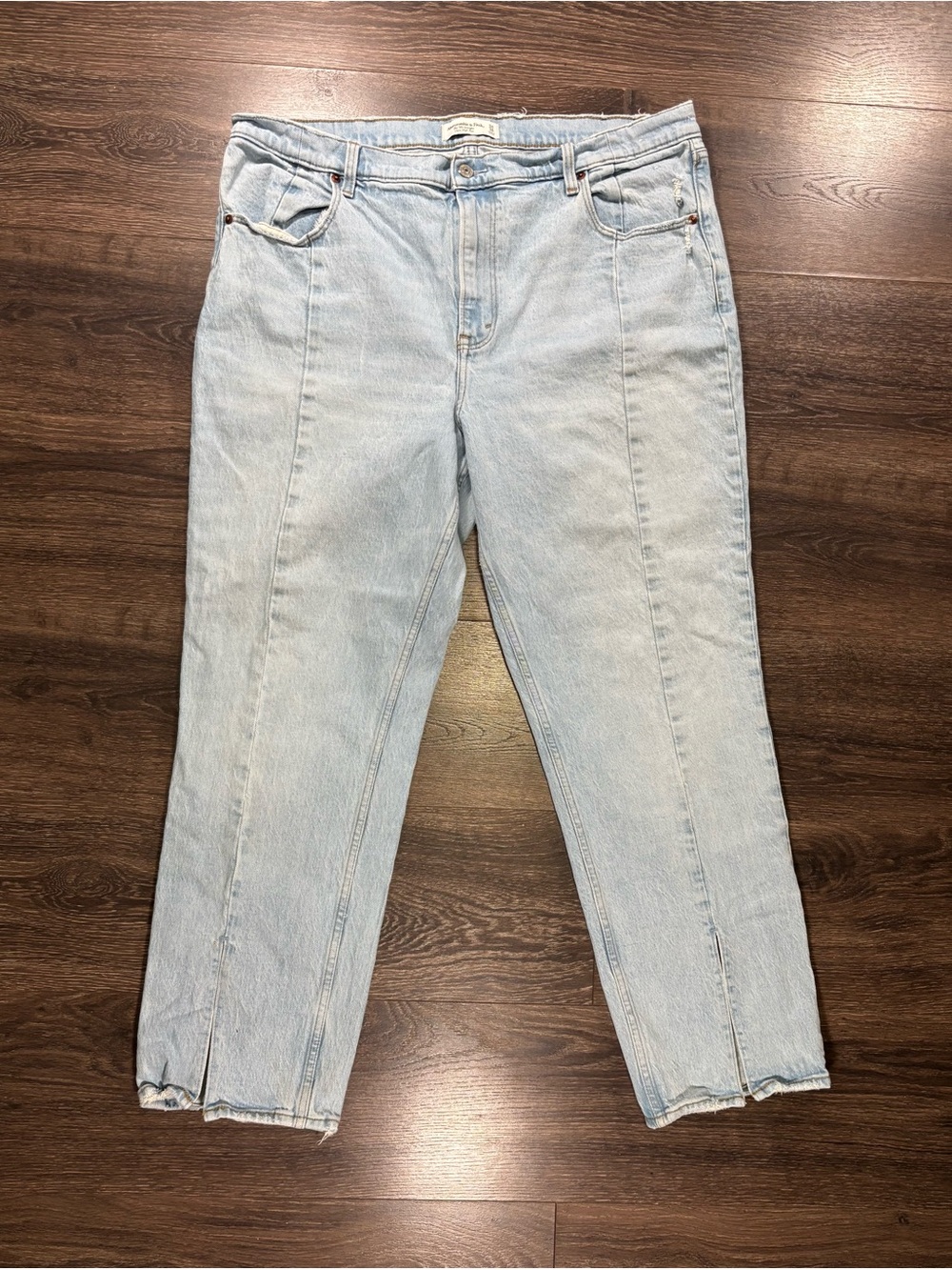 Abercrombie and Fitch 90s Straight Ultra High Rise Jeans Size 18